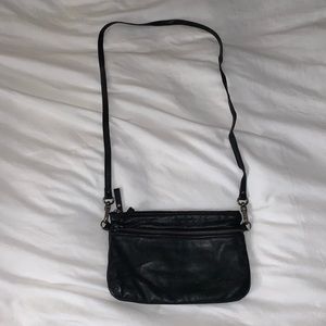 Nat&Nin leather bag in black.